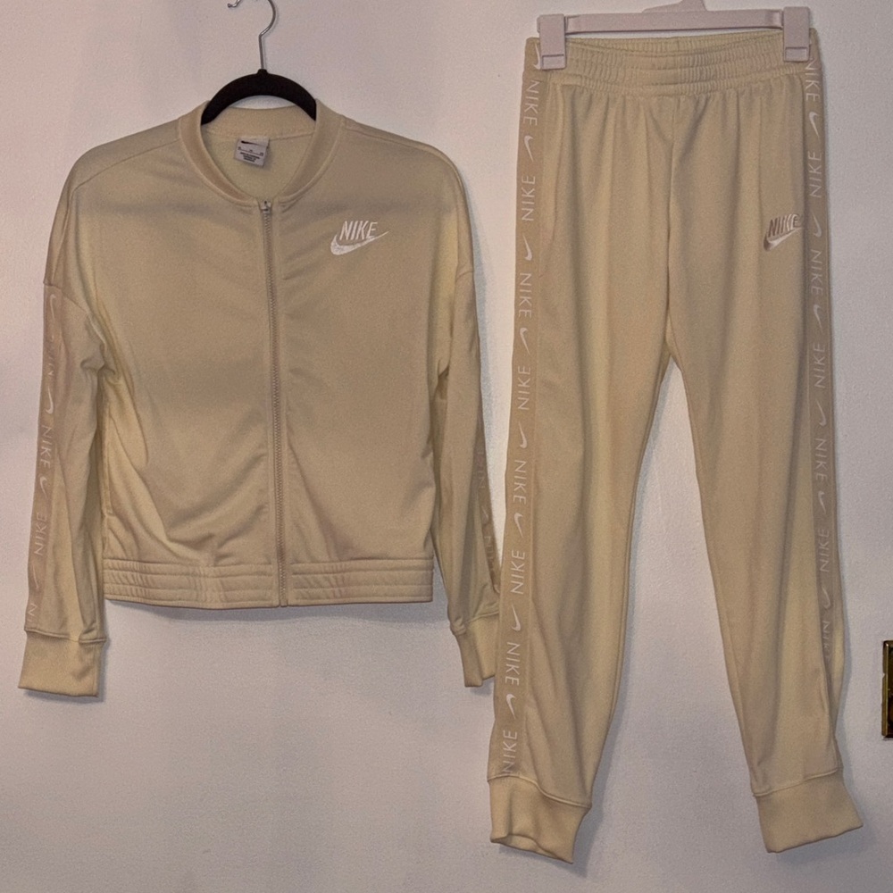 Nike (Kids) Beige Tracksuit with Logo Accents